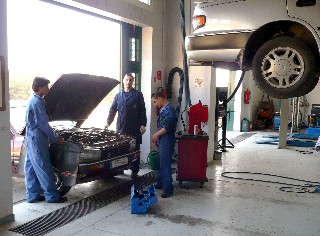 car mechanics garage